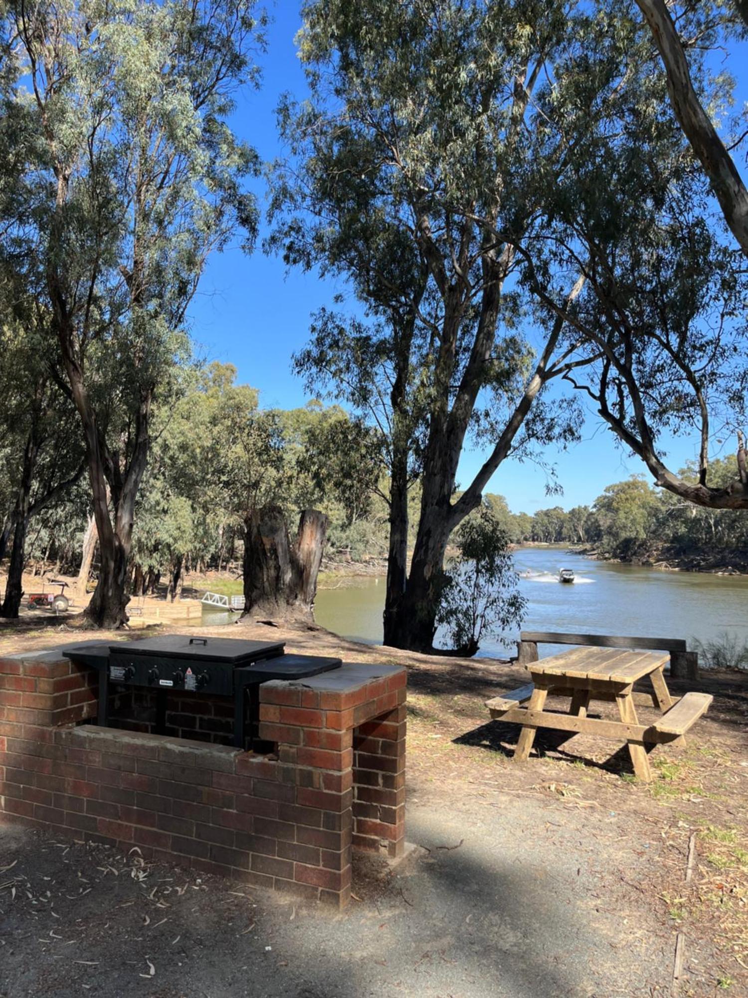 River Frontage Unit Apartment *